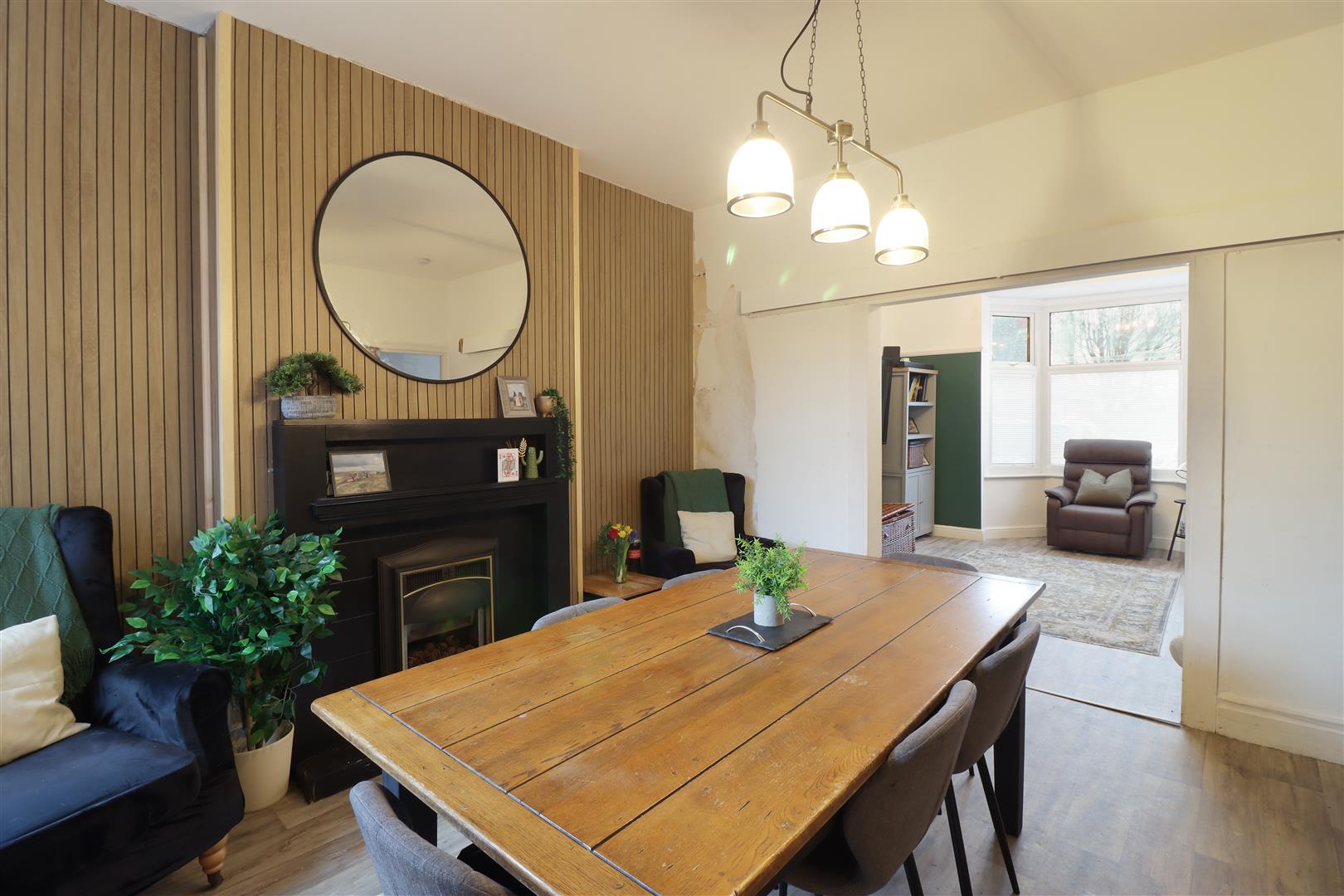3 bed property in Ashgate Road, Chesterfield